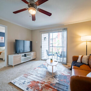 Mid-Century Apartment - Med Center | 30+ day stays